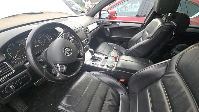 Gebraucht VW Touareg 245 PS (180 kW) 2012 Weiß SUV