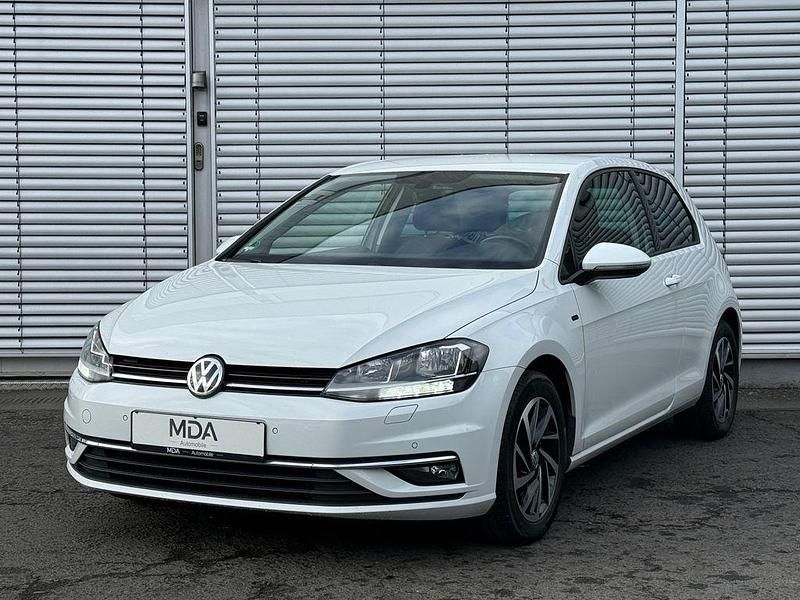 Gebraucht VW Golf VII Join 116 PS (85 kW) 2018 Pure white Limousine