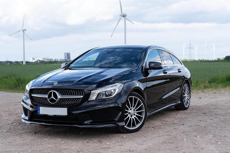 Schwarz Gebraucht 2015 Mercedes CLA220 Shooting Brake Kombi | 15.999 € (Fairer Preis) - Bild 1/4