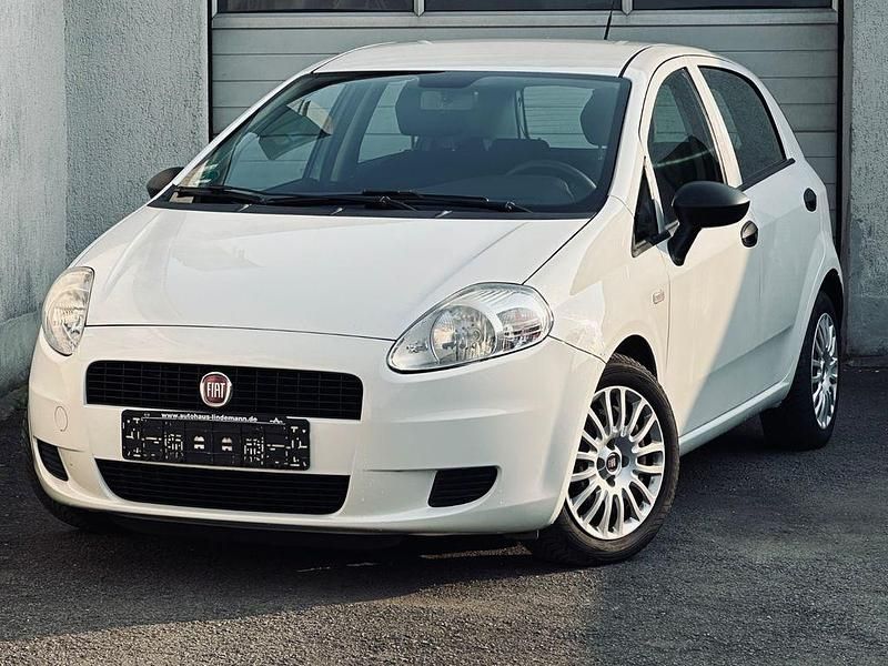 Weiß Gebraucht 2012 Fiat Grande Punto Kleinwagen | 2.490 € (Fairer Preis) - Bild 1/4