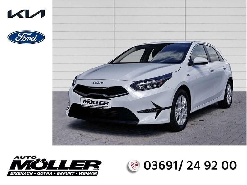 Carraraweiß Neu 2024 Kia Ceed Vision Limousine | 20.799 € (Fairer Preis) - Bild 1/4