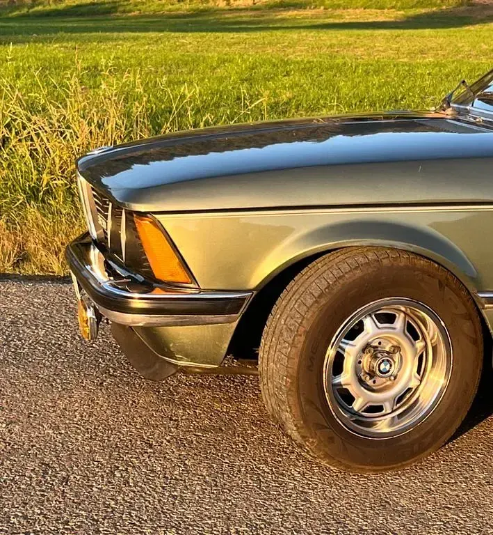 Gebraucht BMW 320 122 PS (89 kW) 1981 Grün Limousine