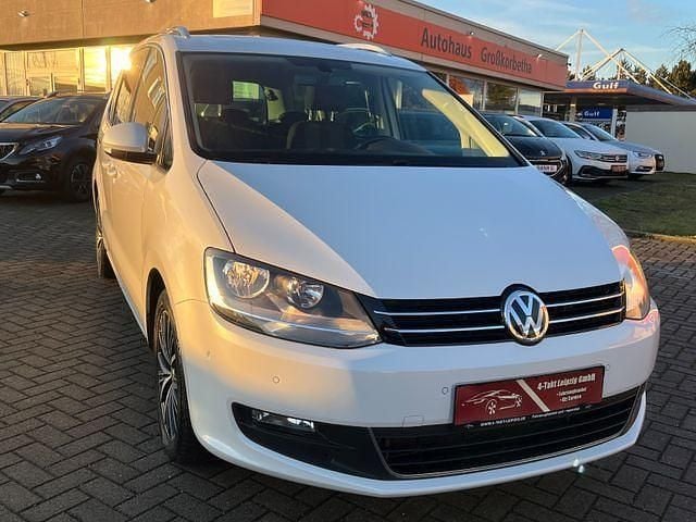 Gebraucht VW Sharan Comfortline 184 PS (135 kW) 2016 Oryxweiß perlmutteffekt Van / Kleinbus