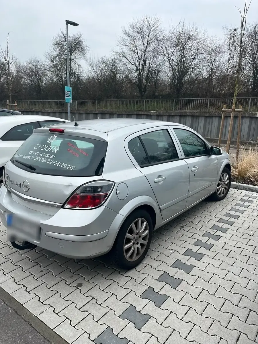 Gebraucht Opel Astra 84 PS (61 kW) 2007 Silber Limousine