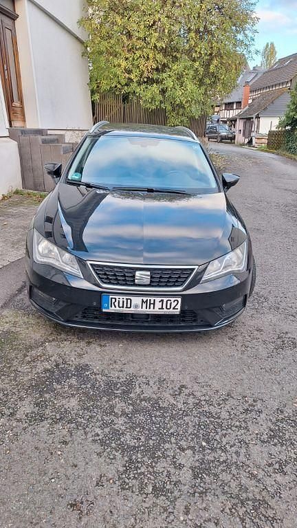 Schwarz Gebraucht 2017 Seat Leon ST Style Kombi | 9.999 € (Guter Preis) - Bild 1/4