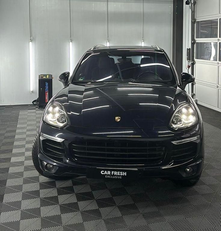 Blau Gebraucht 2015 Porsche Cayenne SUV | 33.990 € (Fairer Preis) - Bild 1/4