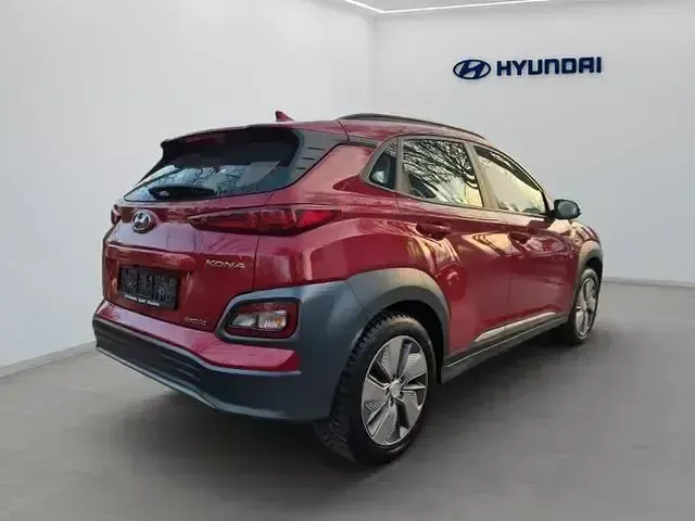 Gebraucht Hyundai Kona 100 kW (136 PS) 2019 Rot SUV