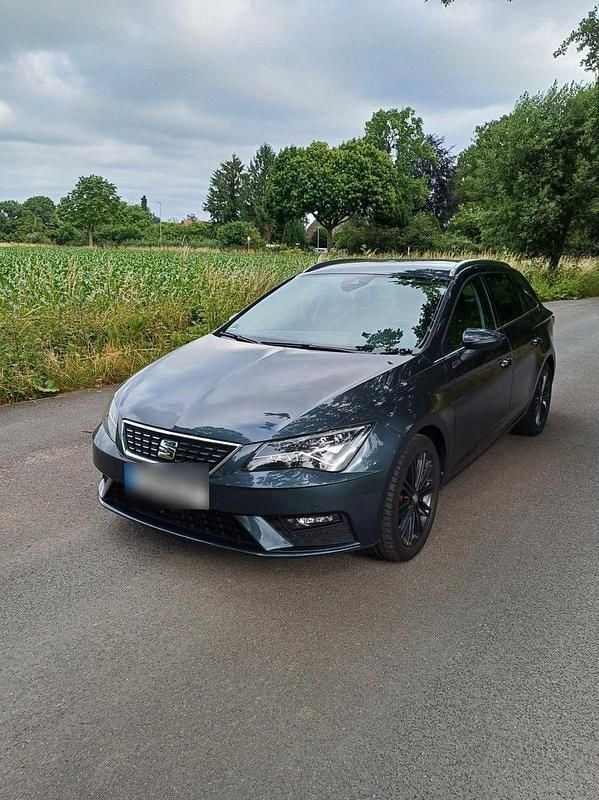 Grau Gebraucht 2020 Seat Leon XCELLENCE Kombi | 17.000 € (Superpreis) - Bild 1/4