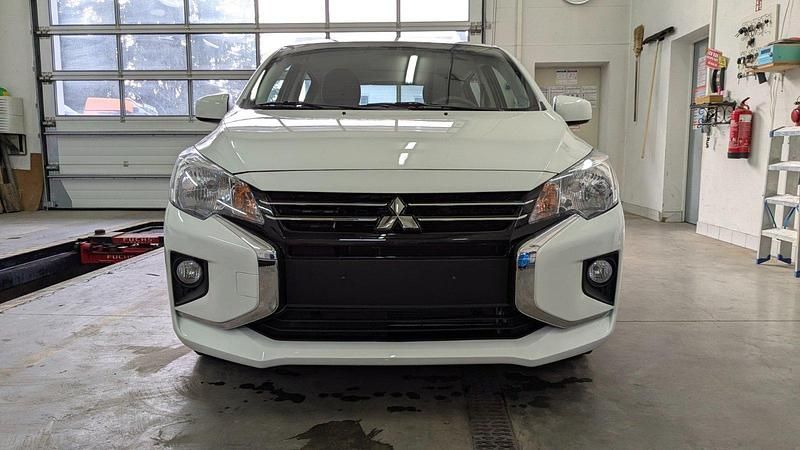 Weiß Gebraucht 2024 Mitsubishi Space Star Kleinwagen | 9.999 € (Guter Preis) - Bild 1/4