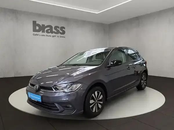 Rauchgrau metallic Gebraucht 2024 VW Polo Goal Limousine | 22.900 € (Fairer Preis) - Bild 1/4
