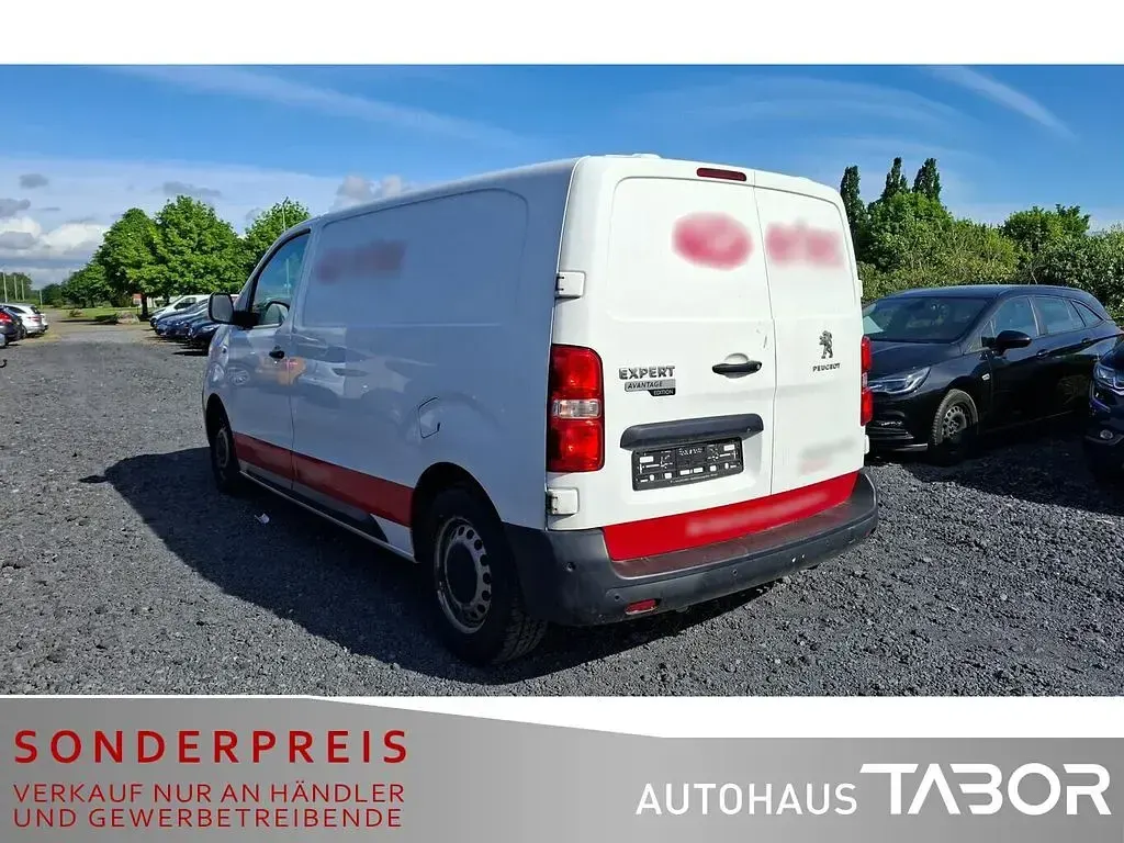 Gebraucht Peugeot Expert Premium 116 PS (85 kW) 2018 Lack weiss banquise/typ aussen Van