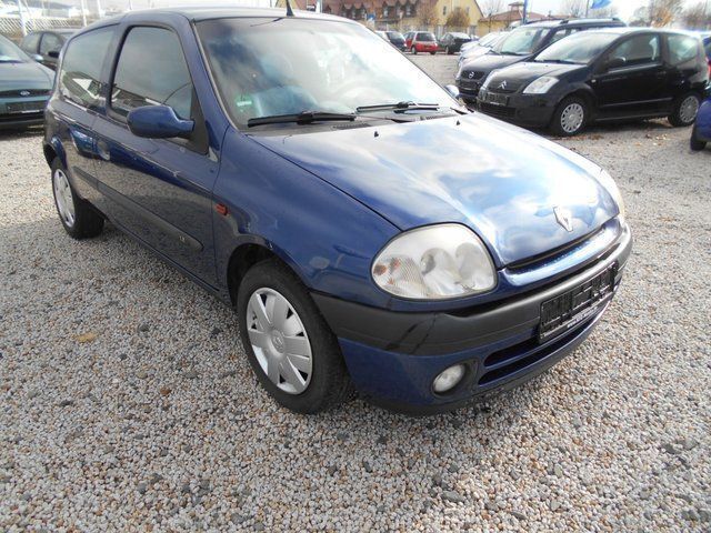 Gebraucht Renault Clio II 58 PS (42 kW) 2000 Blau metallic Limousine