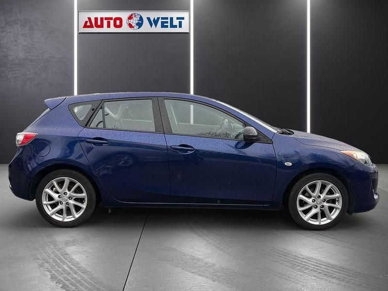 Second-hand Mazda 3 Edition 105 CP (77 kW) 2012 Albastru Berlinǎ