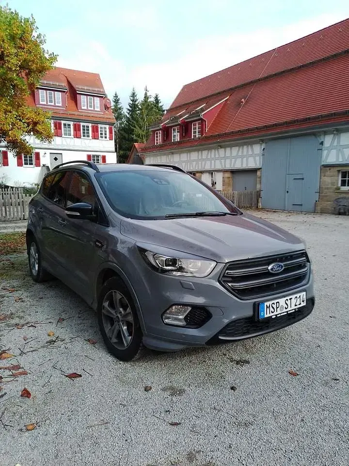 Gebraucht Ford Kuga ST-Line X 180 PS (132 kW) 2019 Grau SUV