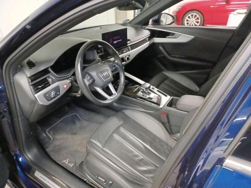 Gebraucht Audi A4 S-Line 150 PS (110 kW) 2023 Navarrablau metallic (metallic) Kombi