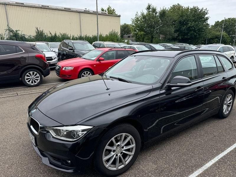 Gebraucht BMW 318 Advantage 136 PS (100 kW) 2017 Schwarz Kombi