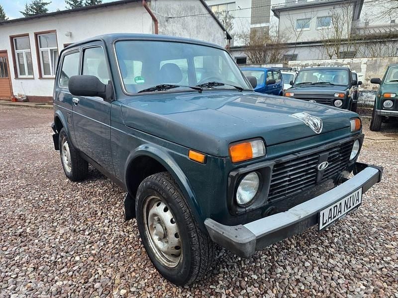 Gebraucht Lada niva 83 PS (61 kW) 2012 Grün SUV