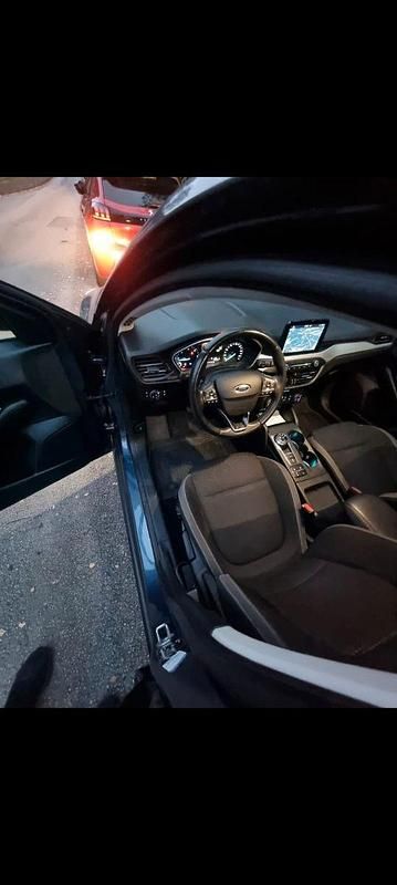 Gebraucht Ford Focus Titanium 120 PS (88 kW) 2019 Blau Kombi