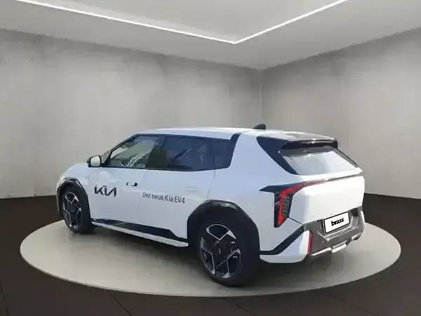 Gebraucht Kia EV4 150 kW (204 PS) 2025 Deluxeweiss met. Limousine