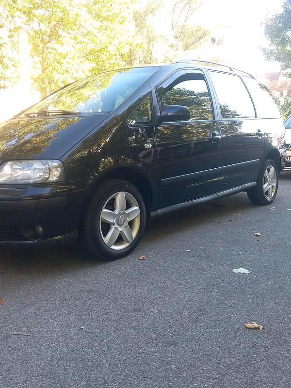 Schwarz Gebraucht 2008 Seat Alhambra Van / Kleinbus | 3.400 € (Fairer Preis) - Bild 1/4
