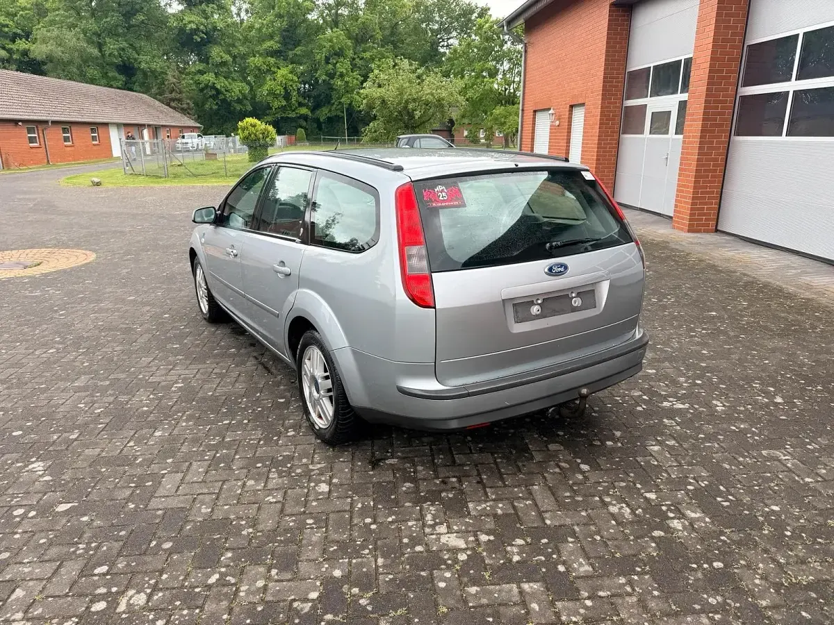 Usata Ford Focus 100 CV (73 kW) 2006 Argento Station wagon