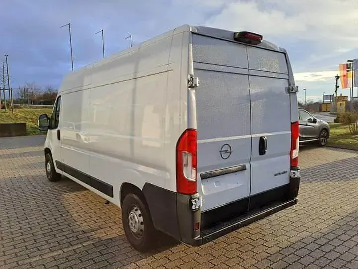 Gebraucht Opel Movano Edition 140 PS (102 kW) 2024 Lackierung weiss icy/typ aussenverkleidung spiegel flach standard Van
