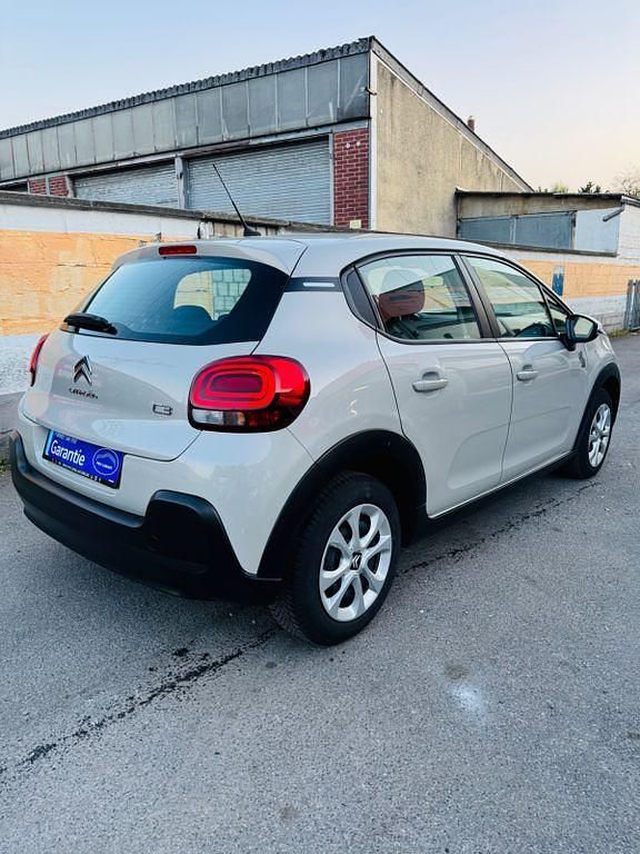 Używany Citroën C3 82 KM (60 kW) 2023 Szary Hatchback