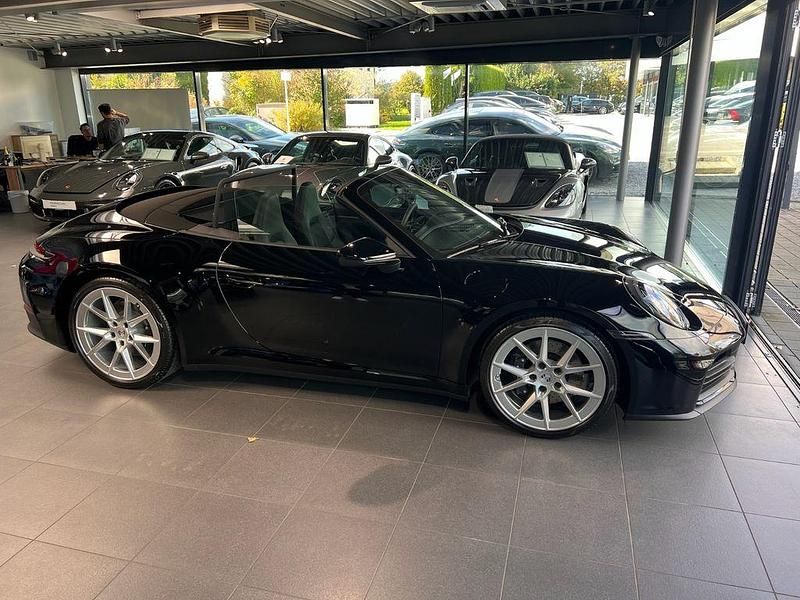 Gebraucht Porsche 911 Carrera Cabriolet 394 PS (289 kW) 2024 Schwarz Cabrio