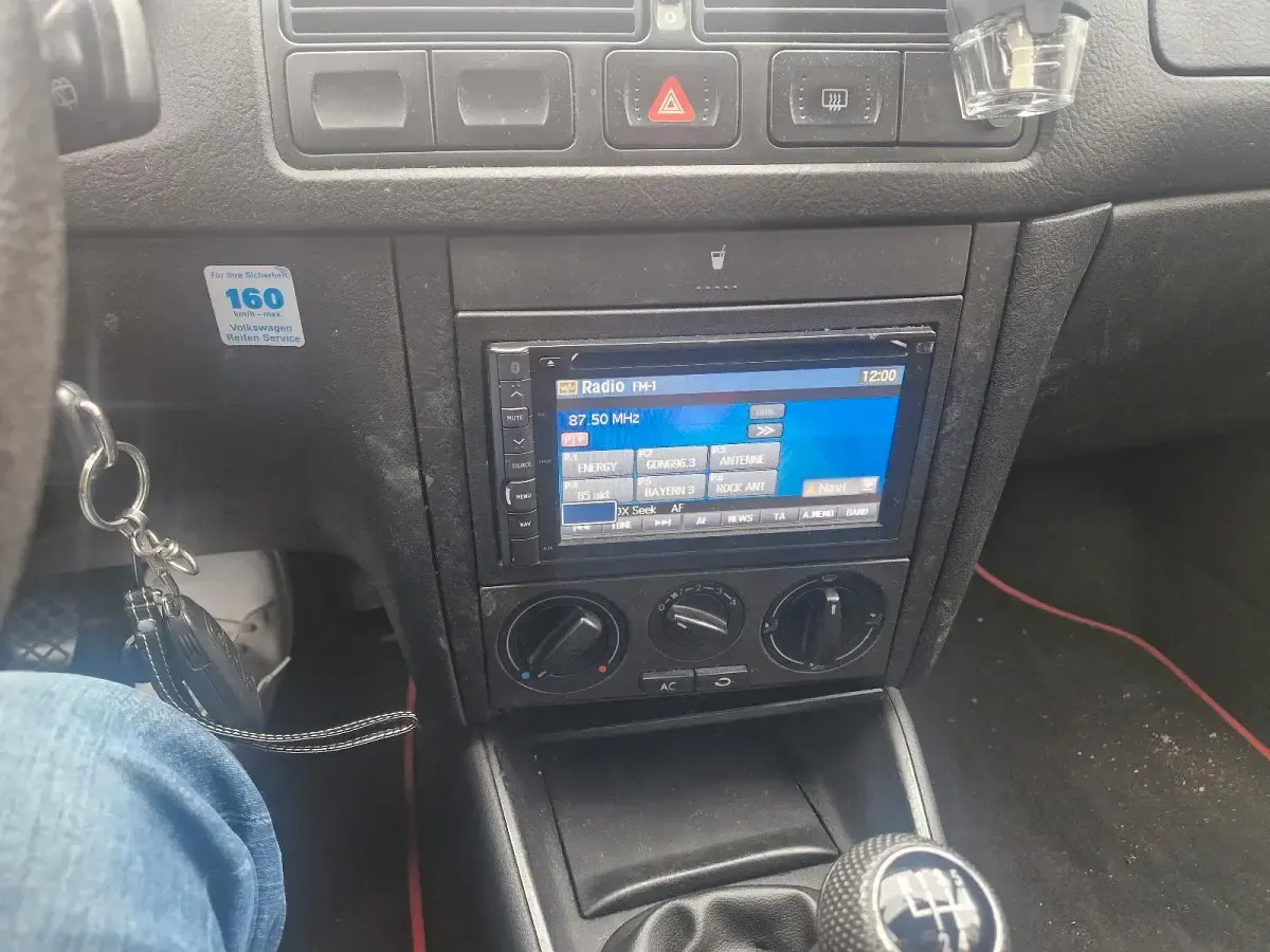 Używany VW Golf III 101 KM (74 kW) 1998 Sedan/Limuzyna
