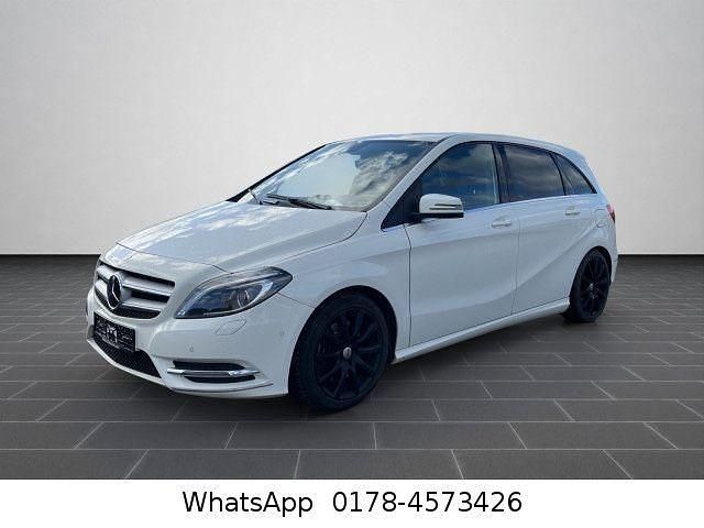 Calcitweiss/zirrusweiss Gebraucht 2014 Mercedes B220 Sport Van / Kleinbus | 9.998 € (Guter Preis) - Bild 1/4