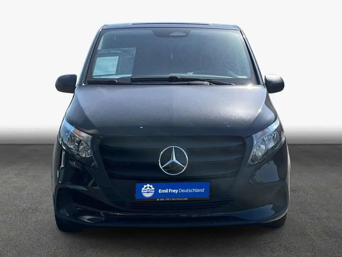 Gebraucht Mercedes Vito Marco Polo 163 PS (119 kW) 2025 Schwarz Van