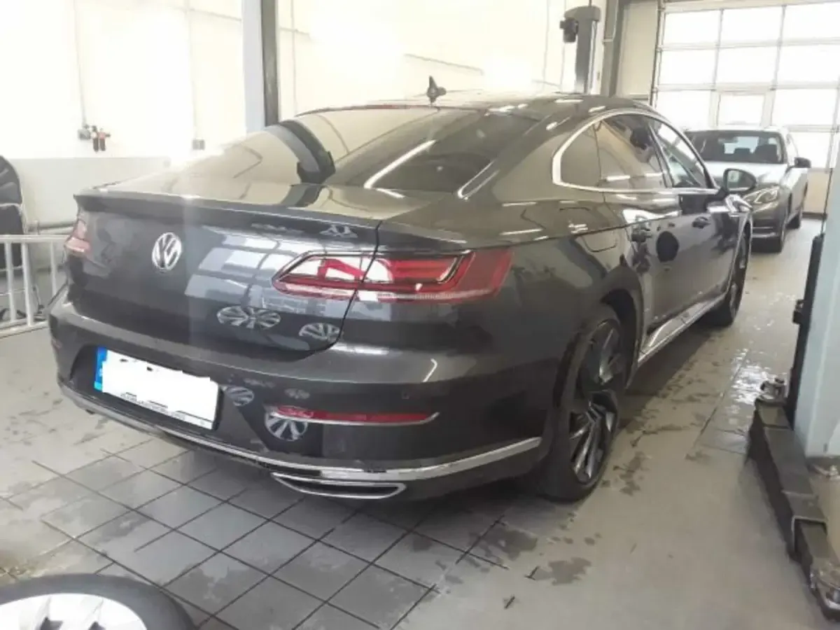 Gebraucht VW Arteon Elegance 190 PS (139 kW) 2019 Grau Kleinwagen