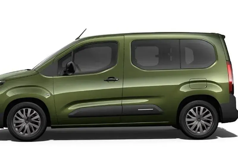 Nowe Citroën Berlingo 131 KM (96 kW) 2026 Zielony Minivan