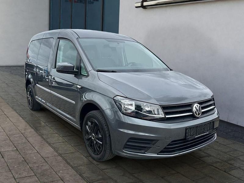 Grau Gebraucht 2017 VW Caddy Maxi Trendline Van / Kleinbus | 13.480 € (Teuer) - Bild 1/4