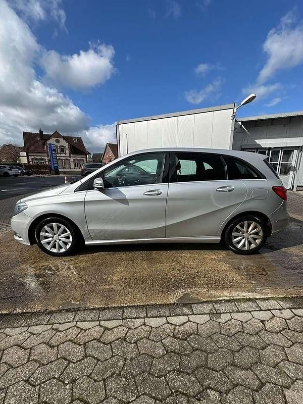 Gebraucht Mercedes B180 109 PS (80 kW) 2013 Van / Kleinbus