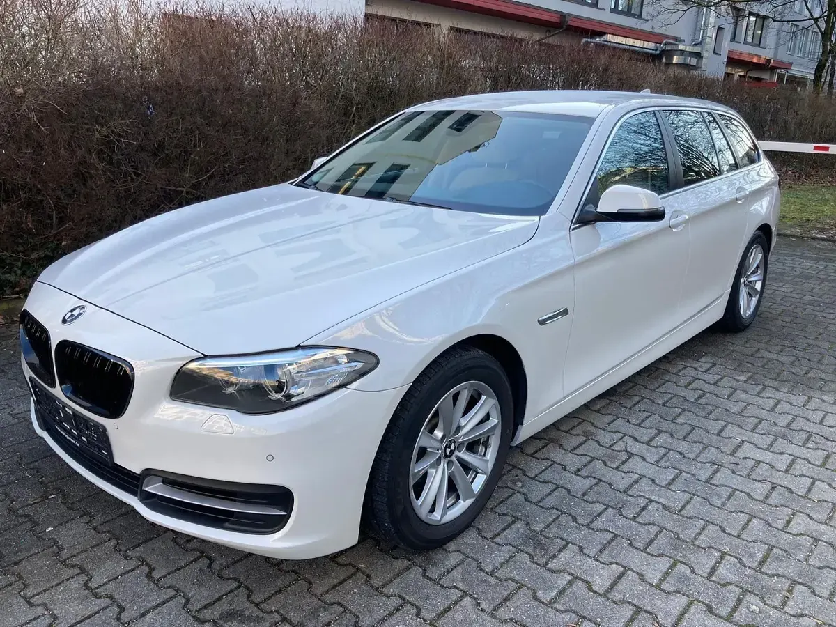 Gebraucht BMW 520 Performance 190 PS (139 kW) 2016 Weiß Limousine