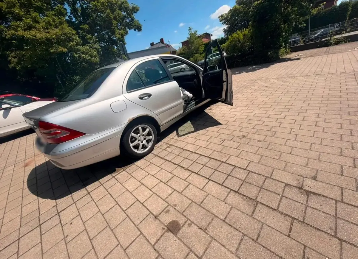 Gebraucht Mercedes C180 143 PS (105 kW) 2003 Silber Limousine