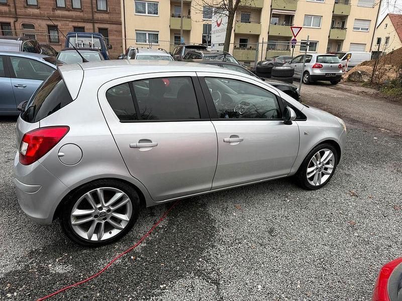 Gebraucht Opel Corsa Innovation 101 PS (74 kW) 2011 Silber Kleinwagen