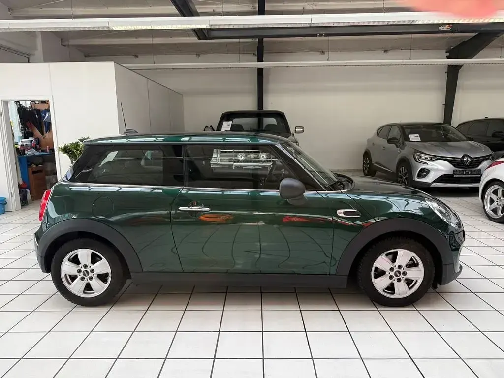 Gebraucht Mini ONE 102 PS (75 kW) 2018 British racing green ii Kleinwagen