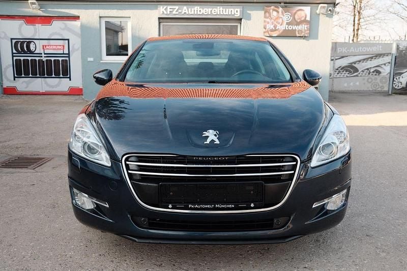 Gebraucht Peugeot 508 Active 111 PS (81 kW) 2011 Blau Limousine