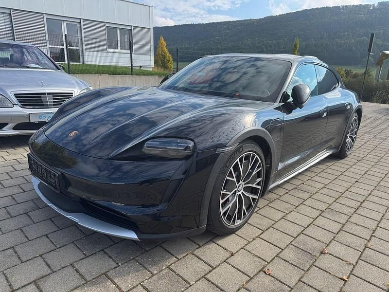 Schwarz Gebraucht 2021 Porsche Taycan 4S Cross Turismo Limousine | 57.900 € (Fairer Preis) - Bild 1/4