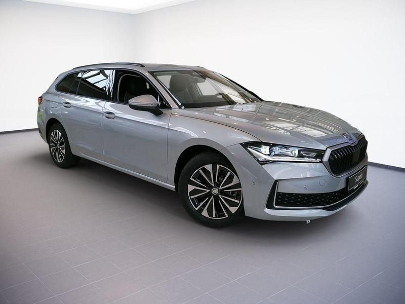 Gebraucht Skoda Superb Selection 150 PS (110 kW) 2025 Silber Kombi