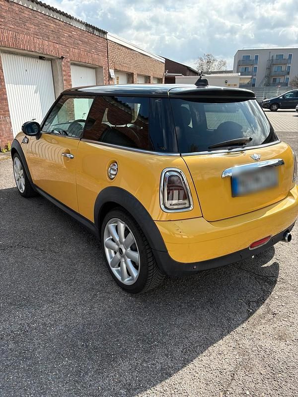 Usata Mini Cooper 120 CV (88 kW) 2007 Giallo Utilitaria