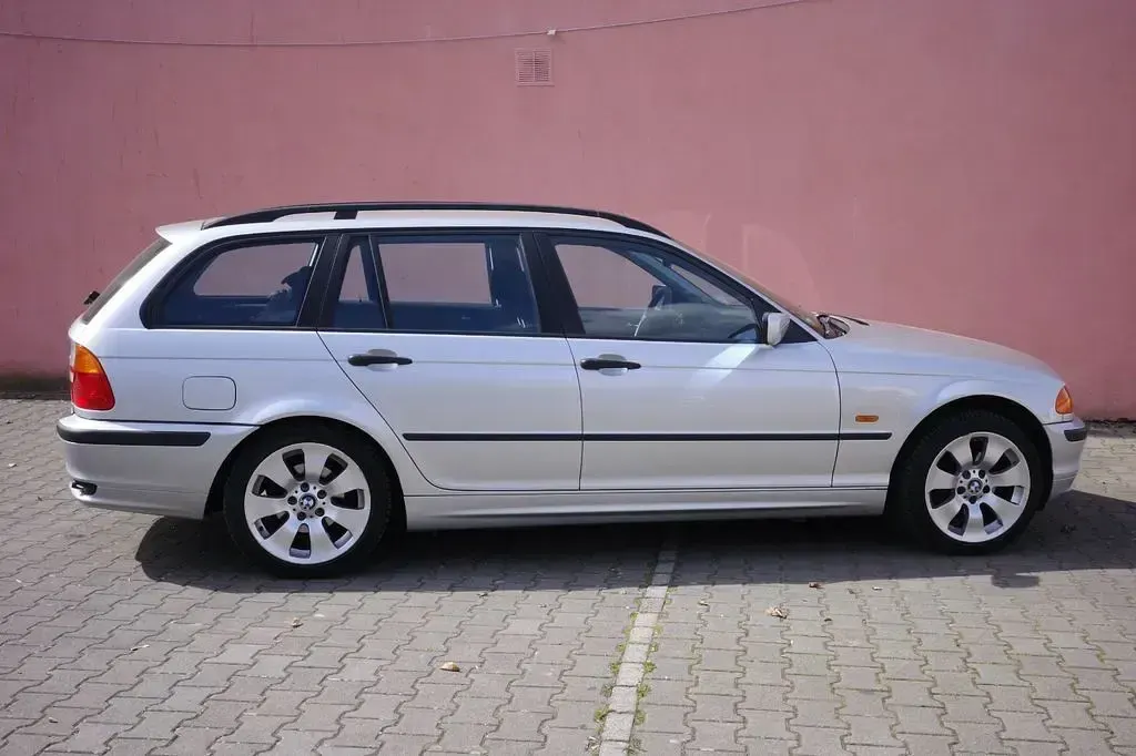 Gebraucht BMW 318 118 PS (86 kW) 2001 Silber Kombi