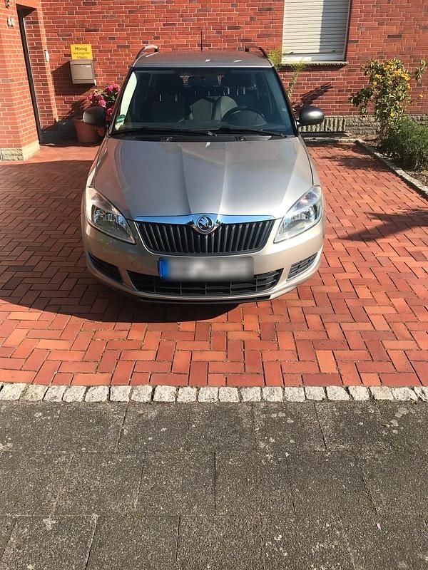 Silber Gebraucht 2014 Skoda Fabia Kombi | 3.850 € (Guter Preis) - Bild 1/4