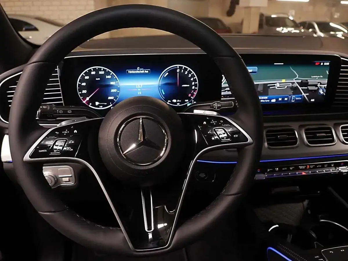 Gebraucht Mercedes GLE400 AMG 381 PS (280 kW) 2025 Metalliclack obsidianschwarz SUV