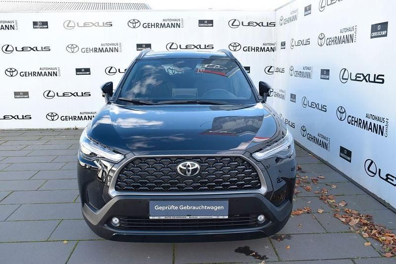 Gebraucht Toyota Corolla Cross Team 140 PS (102 kW) 2024 Schwarz SUV