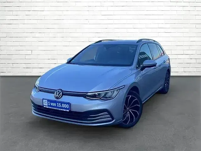 Gebraucht VW Golf VIII Life 150 PS (110 kW) 2021 Reflexsilber metallic (metallic) Kombi