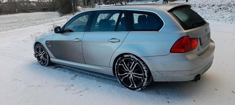 Gebraucht BMW 330 245 PS (180 kW) 2008 Silber Kombi