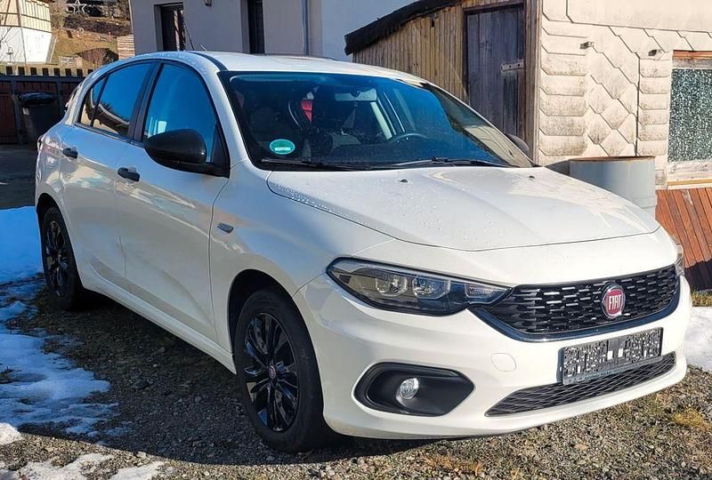 Gebraucht Fiat Tipo Street 95 PS (69 kW) 2019 Weiß Limousine